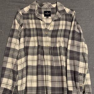 American Eagle white and gray button down flannel